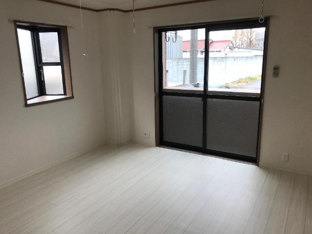 居室・リビング　室内