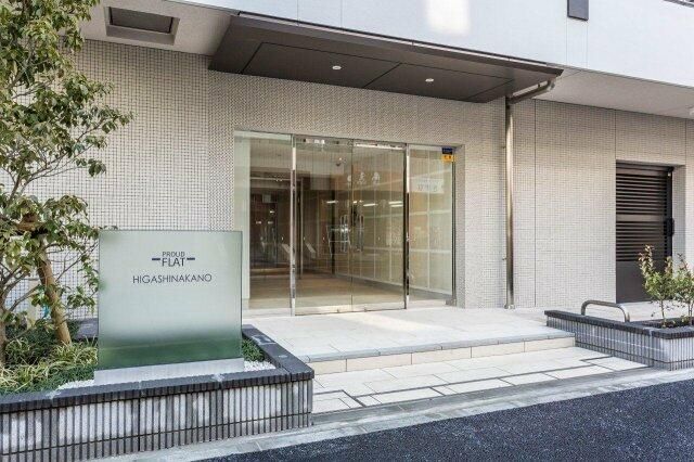 エントランス　落ち着いたエントランスです