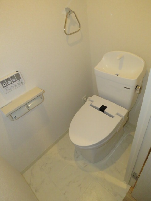 トイレ　☆ウォシュレット完備☆