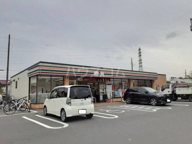 コンビニ　セブンイレブン 高坂駅西口店（コンビニ）まで605m