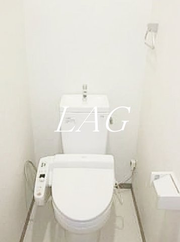 トイレ　トイレ（同仕様）です。