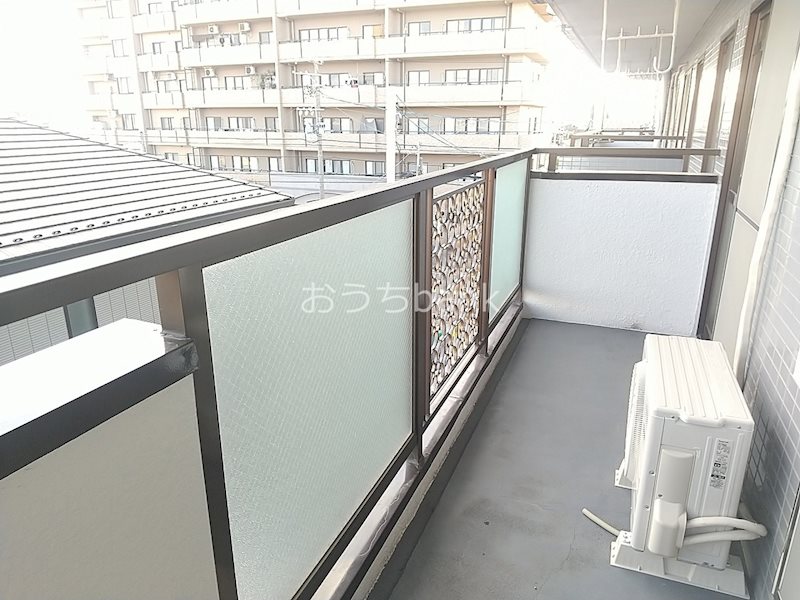 バルコニー　南向きのバルコニーですので、陽当たり良好です