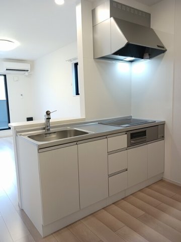 キッチン　コンパクトなキッチンで掃除もラクラク