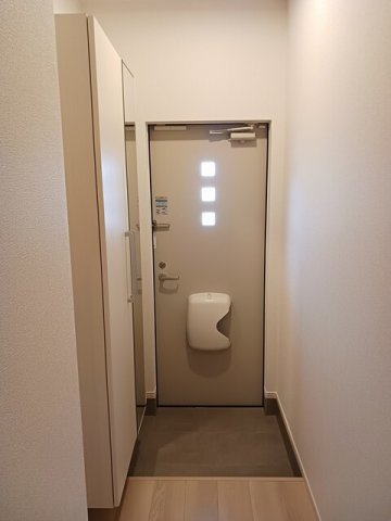玄関　収納もある玄関です