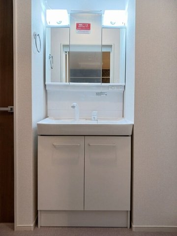 洗面設備　広い洗面スペース