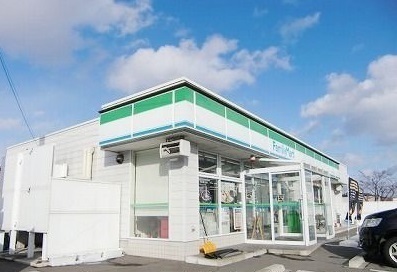 コンビニ　ファミリーマート小田一丁目店（コンビニ）まで1000m