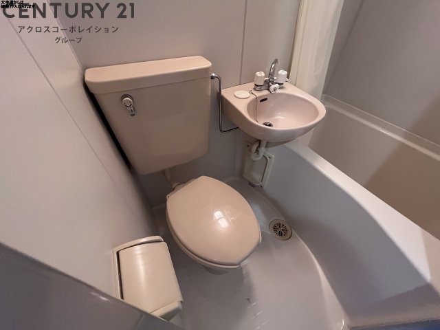 トイレ　浴室内にトイレがあります！