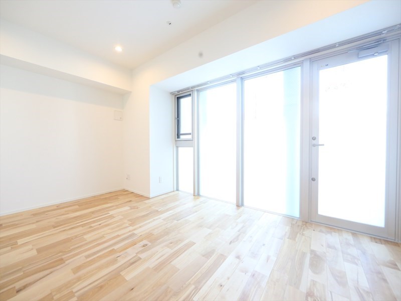 その他部屋・スペース　洋室9.8帖　エアコン完備　バルコニー