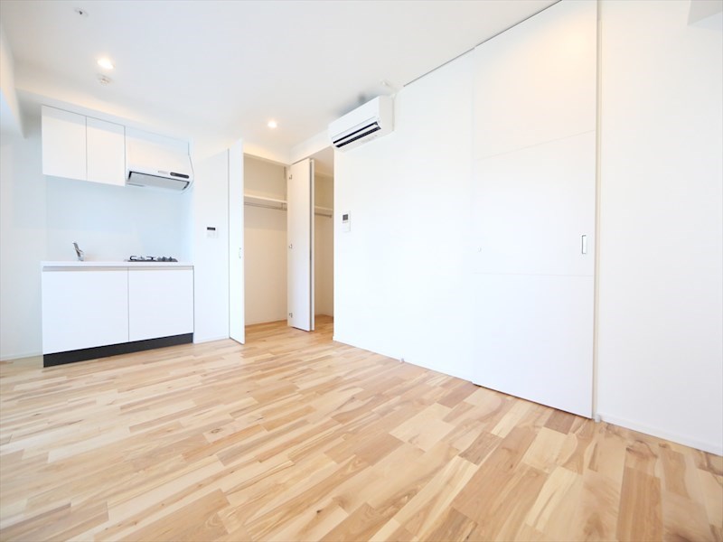 居室・リビング　洋室9.8帖　クローゼット付（収納充実してます）