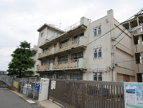 小学校　【北九州市立藤松小学校】（小学校）まで136m