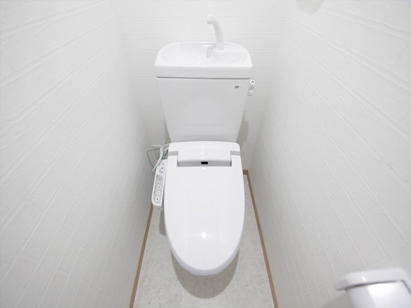 トイレ　温水洗浄暖房便座付トイレ