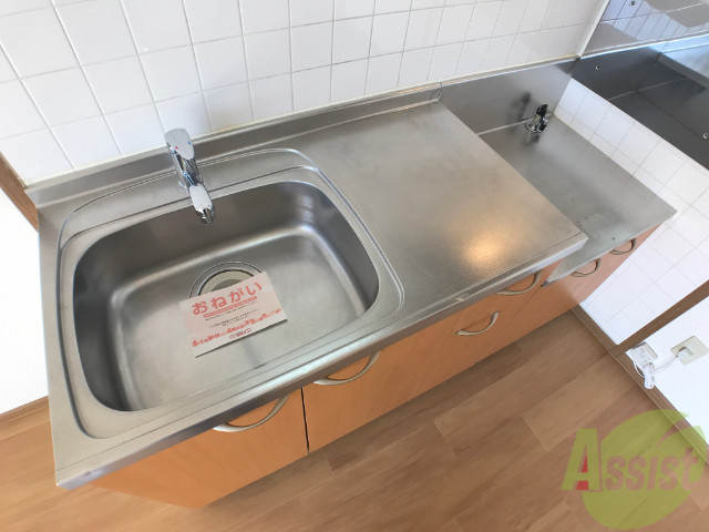 キッチン　キッチンは使いやすいサイズ感になっていますね。