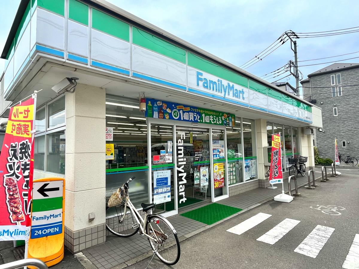 コンビニ　ファミリーマート練馬石神井町店（コンビニ）まで245m