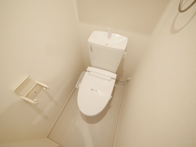 トイレ　★温水洗浄便座のあるトイレです★