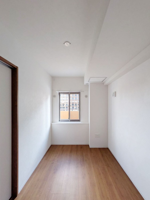 その他　洋室（左側）１