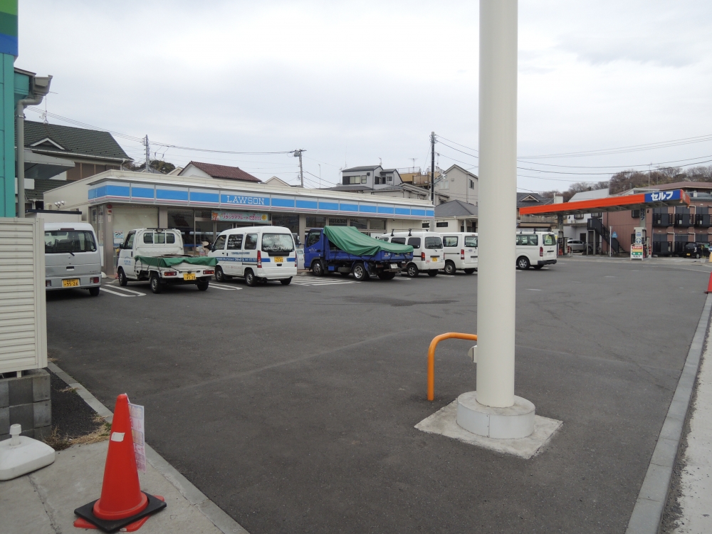 コンビニ　ローソン（コンビニ）まで241m