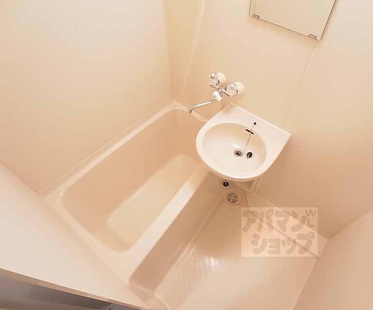 バス・シャワールーム　２点ユニットバスです。