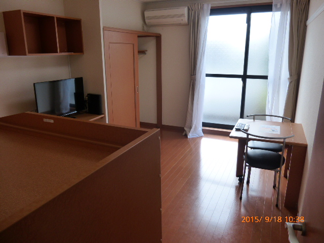 居室・リビング　同タイプ物件の為、形状や間取寸法、色調等が実際とは異なります