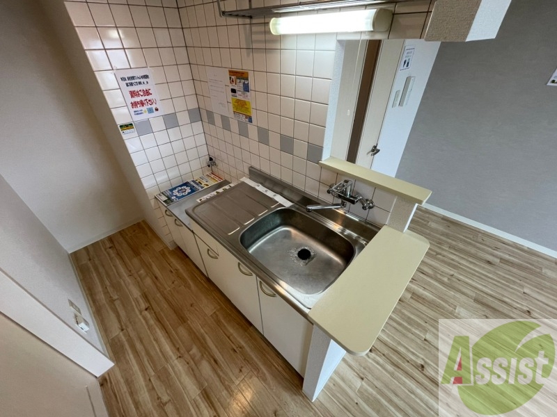 キッチン　ガスキッチンです。２口コンロが設置できます。