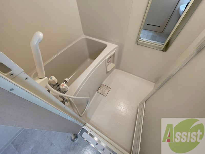 バス・シャワールーム　お風呂になります。一日の疲れを癒してくださいね。