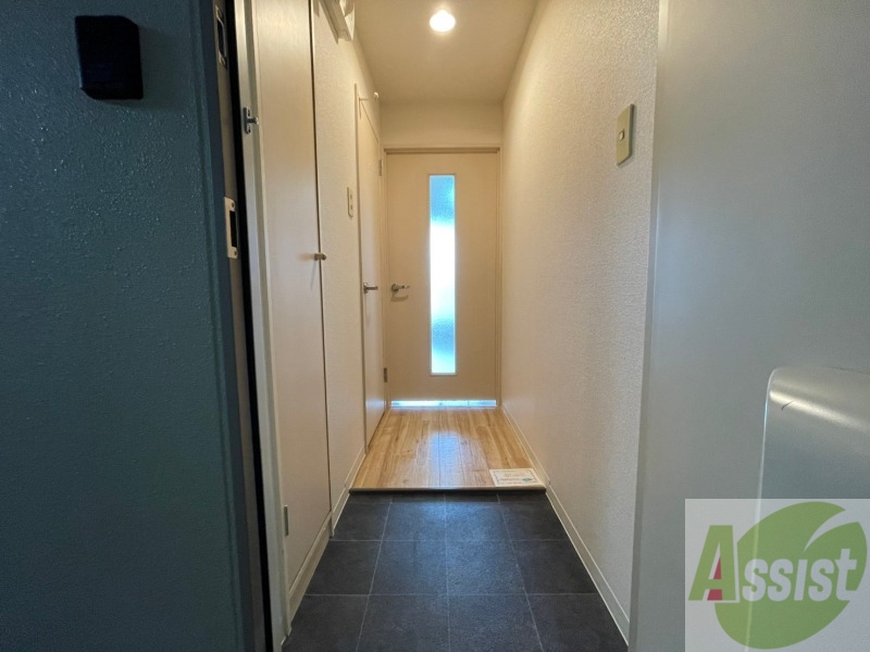 玄関　玄関です。白を基調としていて清潔感があります！