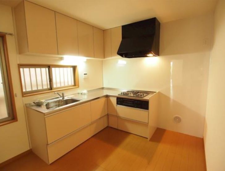 キッチン　コンパクトなキッチンで掃除もラクラク