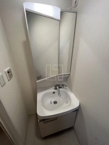 洗面設備　プレサンス谷町七丁目II　独立洗面化粧台