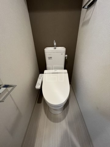 トイレ　プレサンス谷町七丁目II　温水洗浄便座