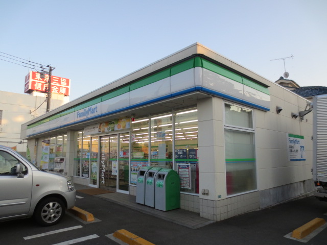 コンビニ　ファミリーマート西東京泉町店（コンビニ）まで49m