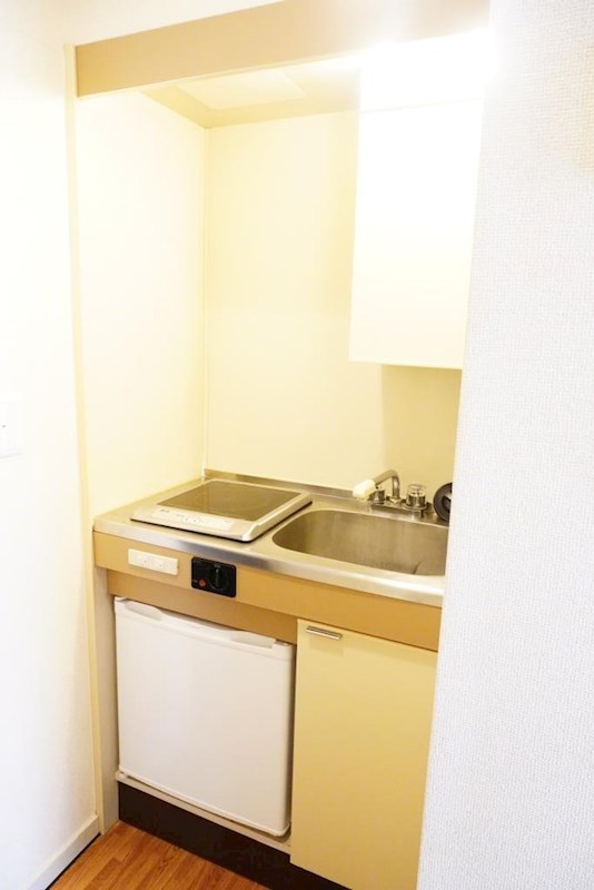 キッチン　ＩＨクッキングヒーター付きキッチン（冷蔵庫は設備外です。）