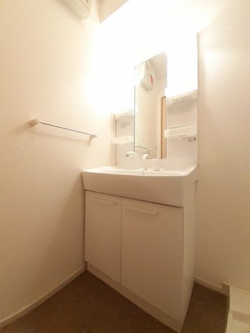 洗面設備　広い洗面スペース