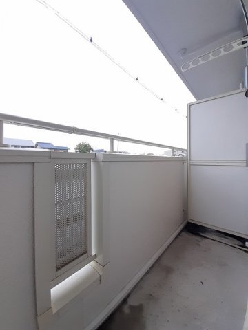 バルコニー　外からの目が気にならないバルコニーで洗濯物が干せます