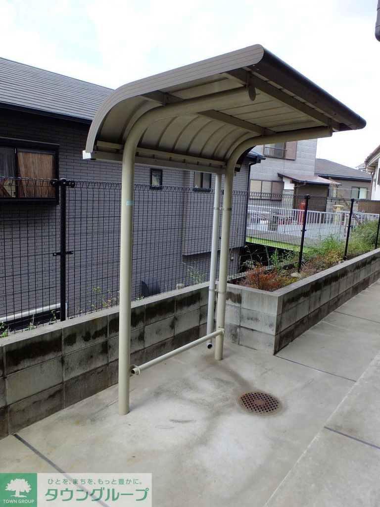 その他　屋根付駐輪場