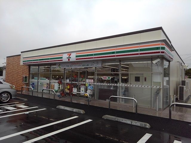 コンビニ　セブンイレブン大井町金手店（コンビニ）まで700m