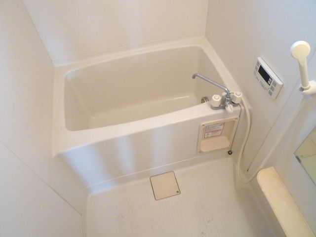 バス・シャワールーム　追い焚きバスです