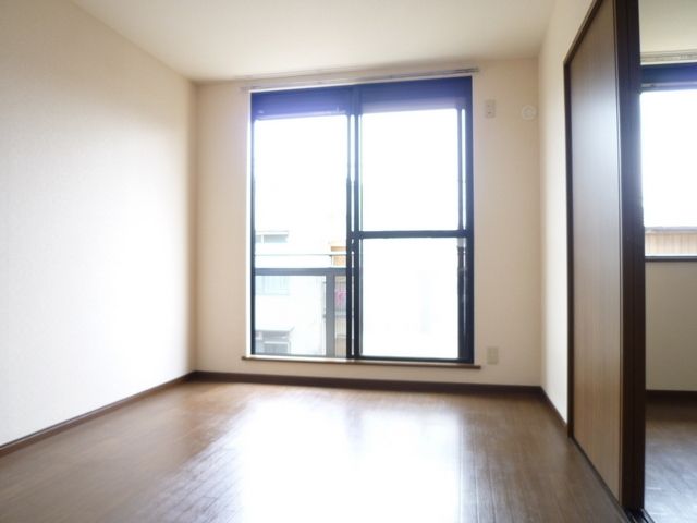 居室・リビング　広いリビングです