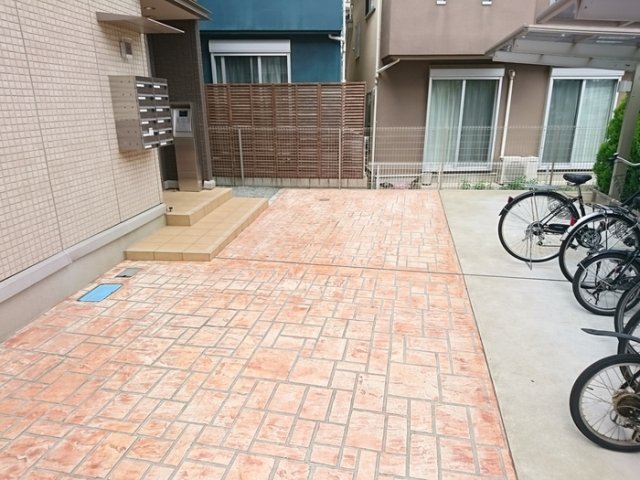 その他　建物前・共用部