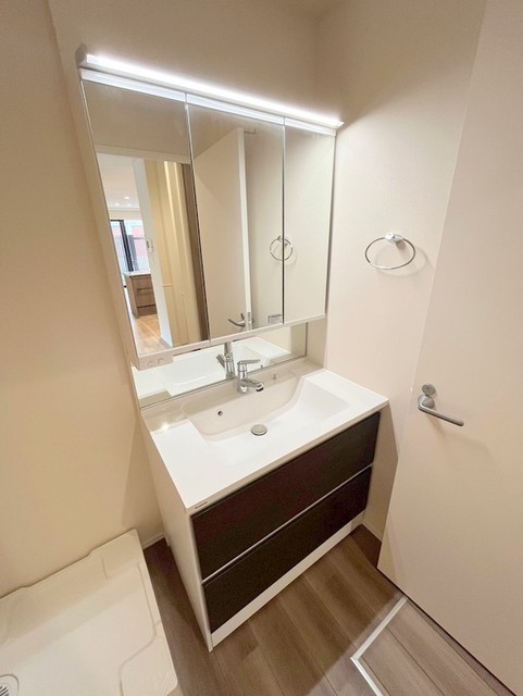 洗面設備　★三面鏡シャンプードレッサー★