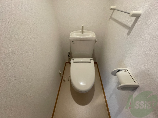 トイレ　清潔感のあるトイレで安心しいぇ使用できますね！