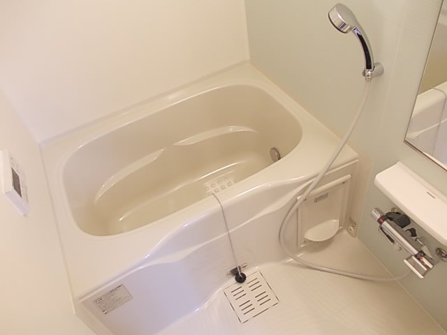 バス・シャワールーム　ゆったり過ごせるお風呂です