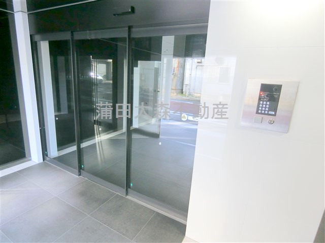 エントランス　防犯カメラTVモニター付オートロック宅配BOXメールBOX