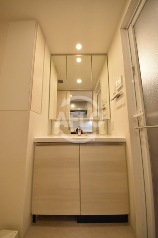 洗面設備　ザ・パークハビオ天満橋　独立洗面台