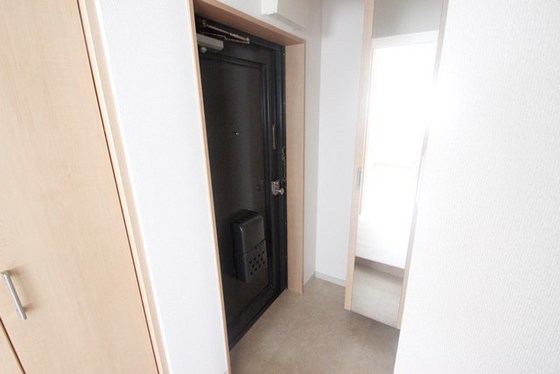 玄関　※別部屋の写真です