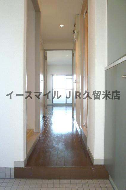 玄関　収納もある玄関です