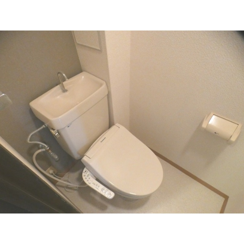 トイレ　快適温水洗浄便座付き