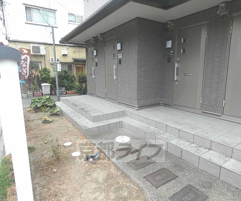 その他共有部分　建物入口です。