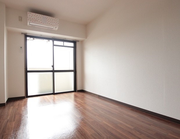 居室・リビング　同物件別号室