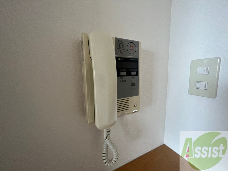 セキュリティ　インターホンです。来客者の顔が見えるので安心！