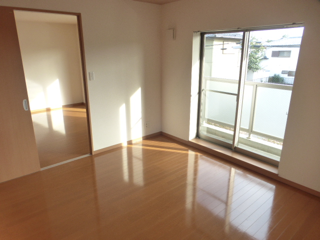 居室・リビング　リビング、13帖　フローリング