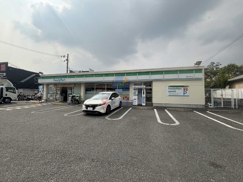 コンビニ　ファミリーマート　豊中旭丘店（コンビニ）まで160m